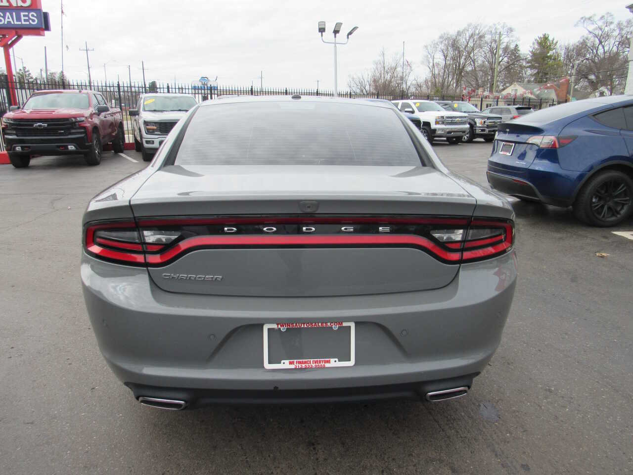 Used 2019 Dodge Charger SXT RWD image 6