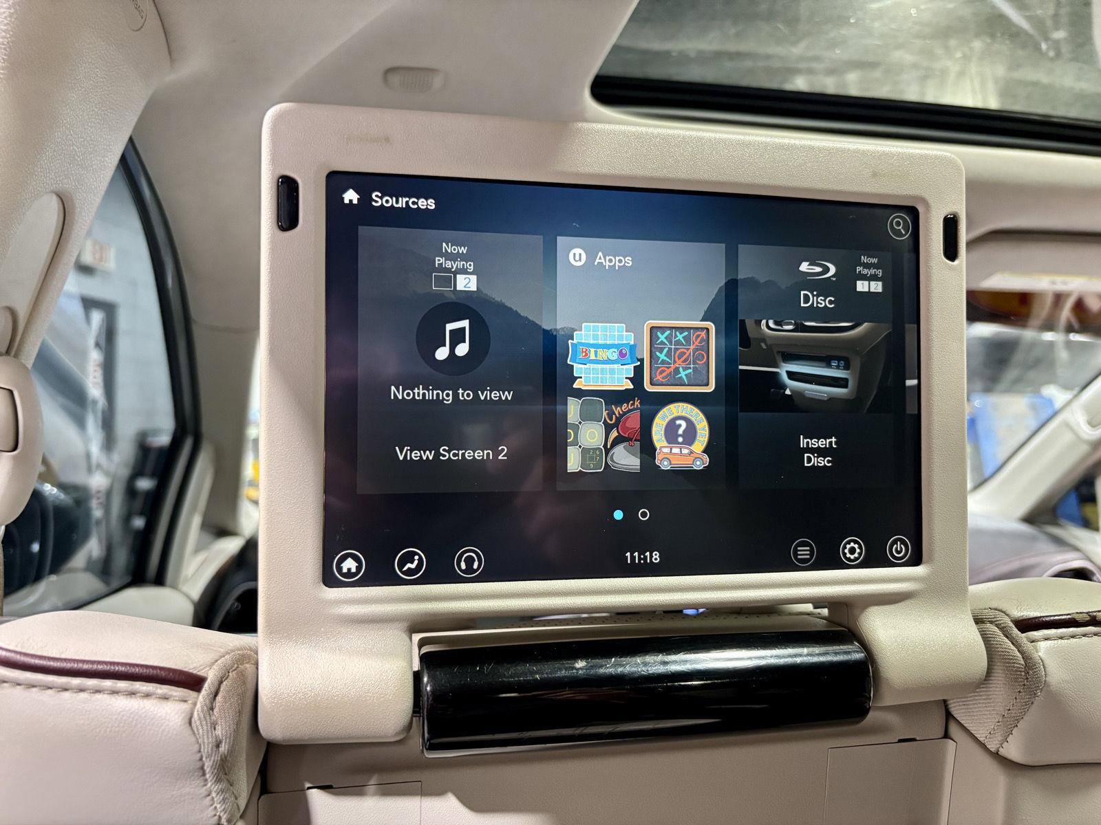 Used 2017 Chrysler Pacifica Limited w/ UConnect Theater Package image 5