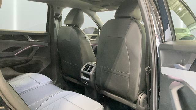 New 2026 Volkswagen Tiguan SE R-Line AWD/4WD image 35