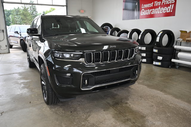 Used 2022 Jeep Grand Cherokee L Overland AWD/4WD image 3