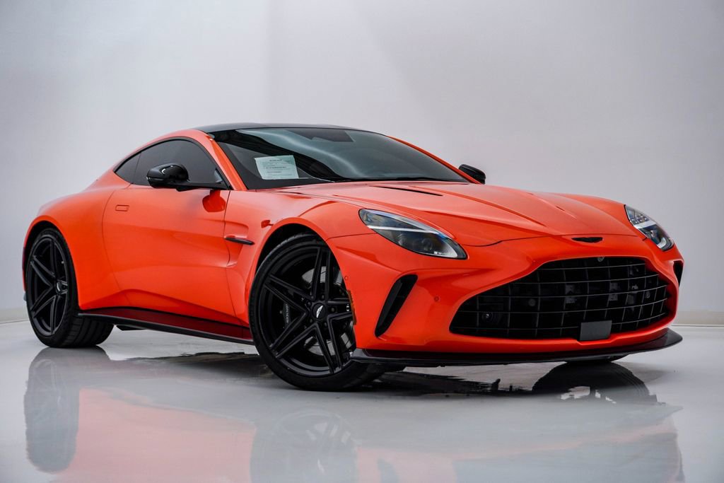Used 2025 Aston Martin V8 Vantage Coupe image 1