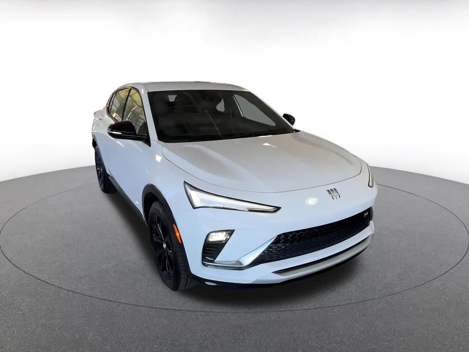 Used 2025 Buick Envista Sport Touring image 3