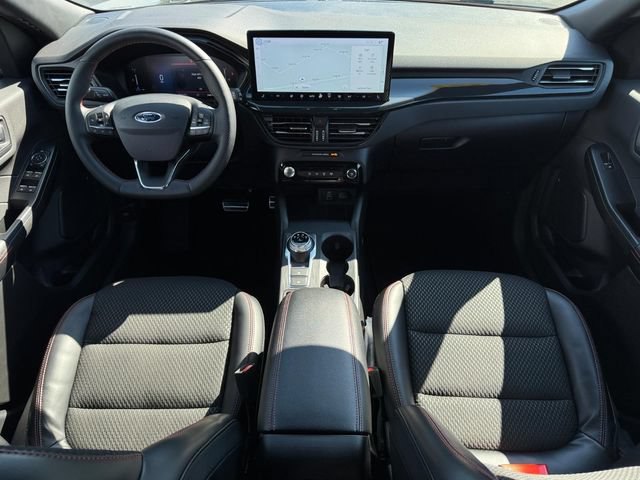 Used 2024 Ford Escape ST-Line w/ Tech Pack #1 AWD/4WD image 11