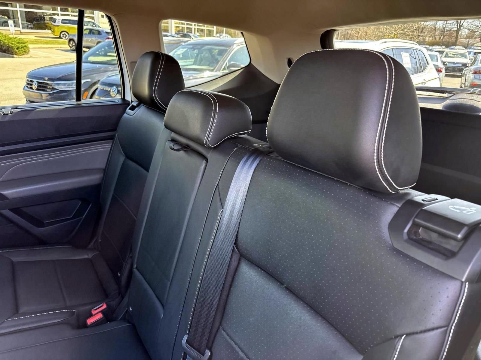 Used 2023 Volkswagen Atlas SE w/ Panoramic Sunroof Package image 26