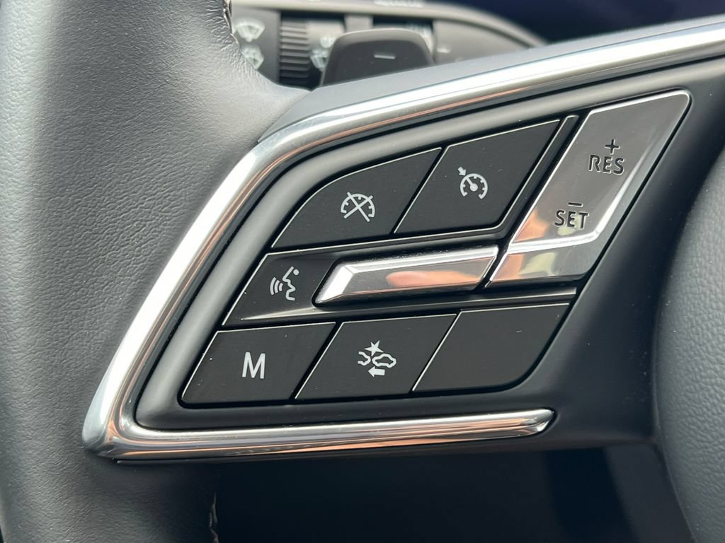 Used 2024 Buick Envision Avenir AWD/4WD image 21