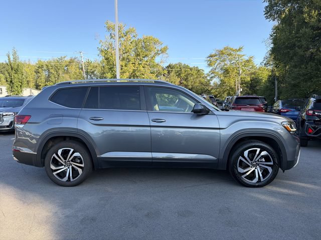 Used 2022 Volkswagen Atlas SEL AWD/4WD image 2