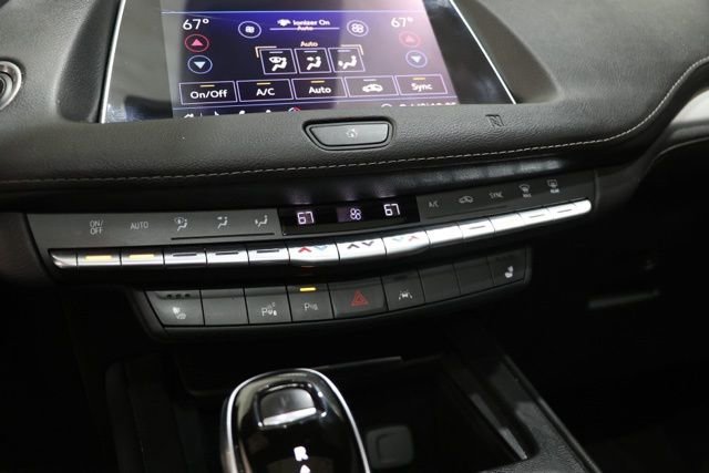 Used 2020 Cadillac XT4 Premium Luxury w/ Technology Package FWD image 27