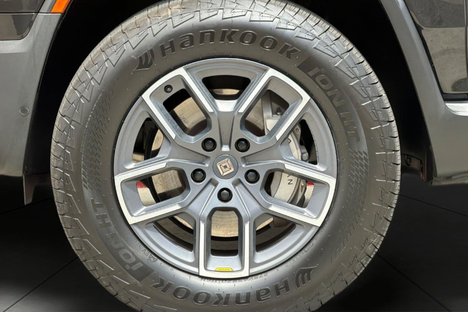 Used 2024 Rivian R1T Adventure AWD/4WD image 23