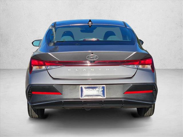 Used 2024 Hyundai Elantra SEL FWD image 7
