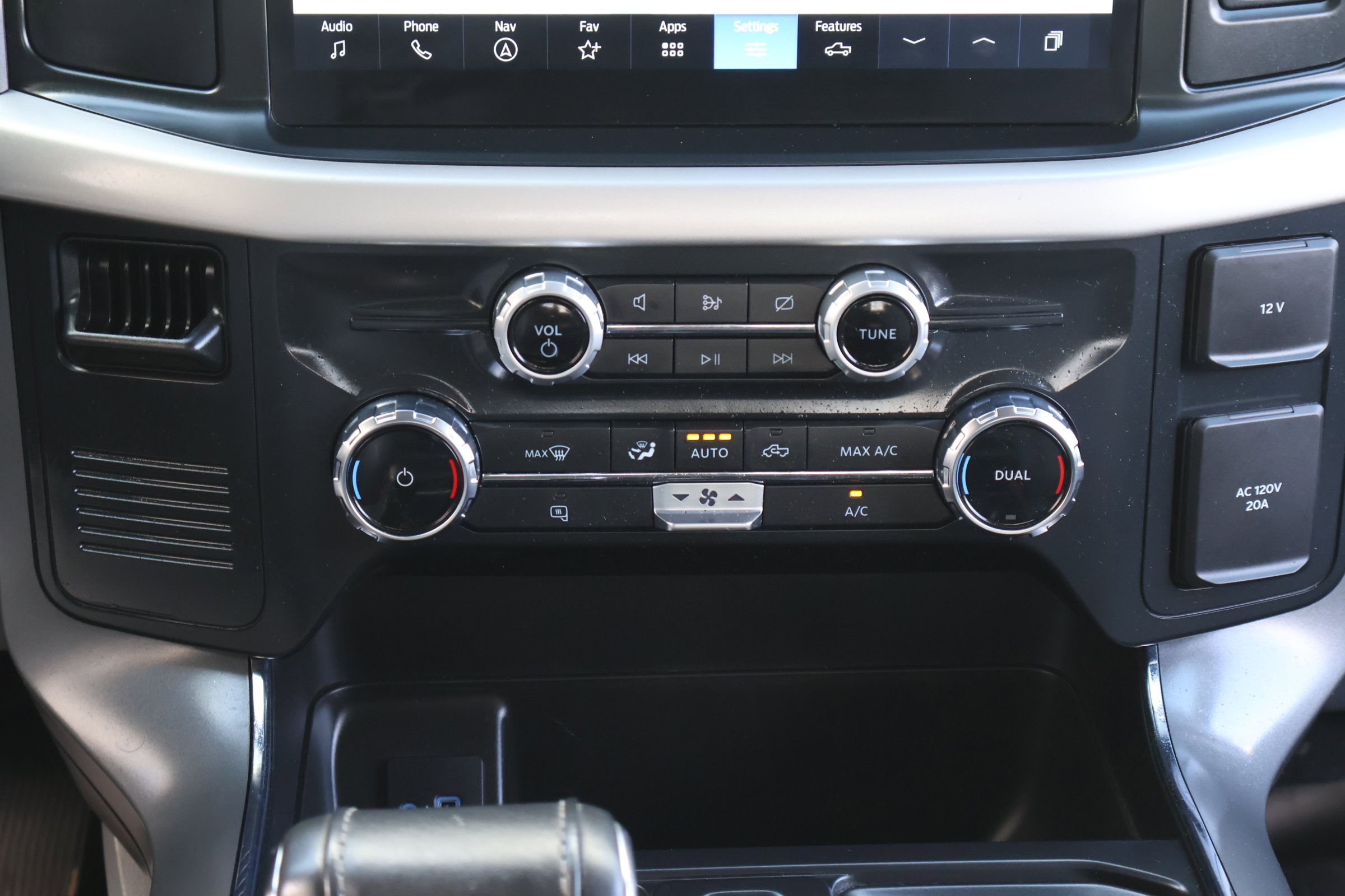 Used 2022 Ford F150 Lightning Pro image 18