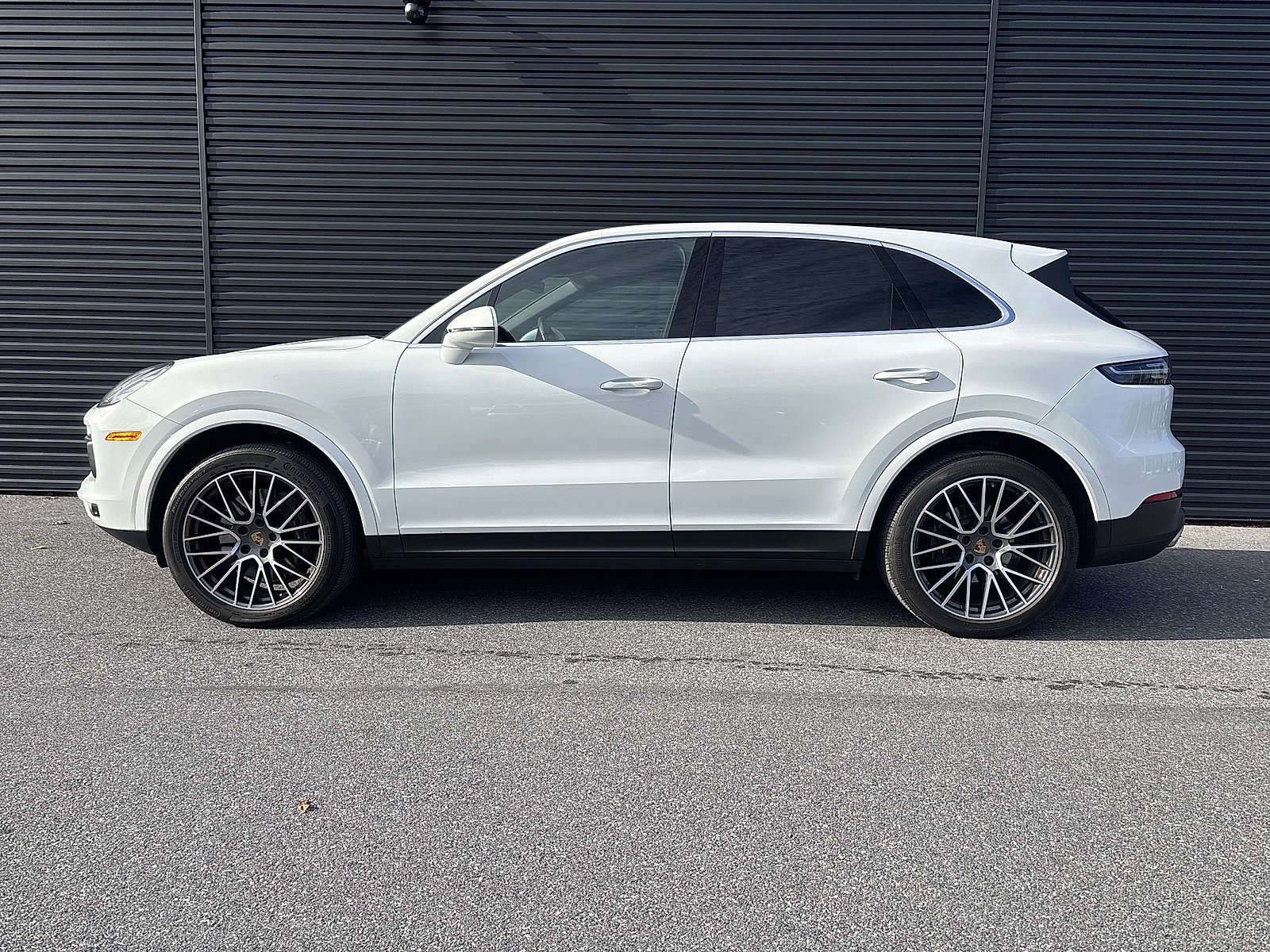 Certified 2022 Porsche Cayenne image 2