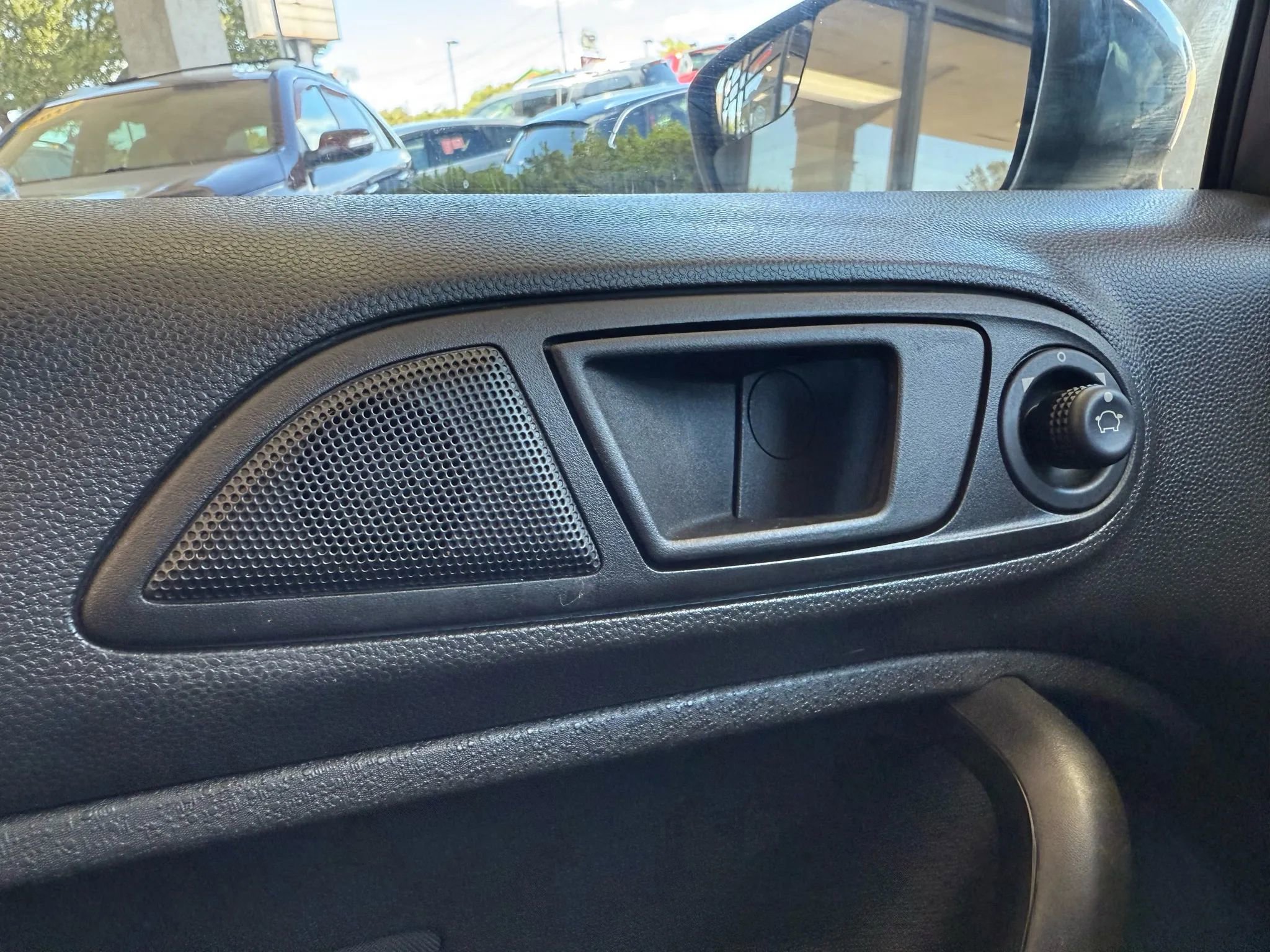 Used 2017 Ford Fiesta SE image 20