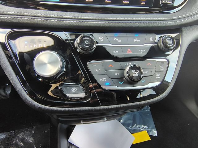 New 2026 Chrysler Pacifica Select w/ S Appearance Package FWD image 23
