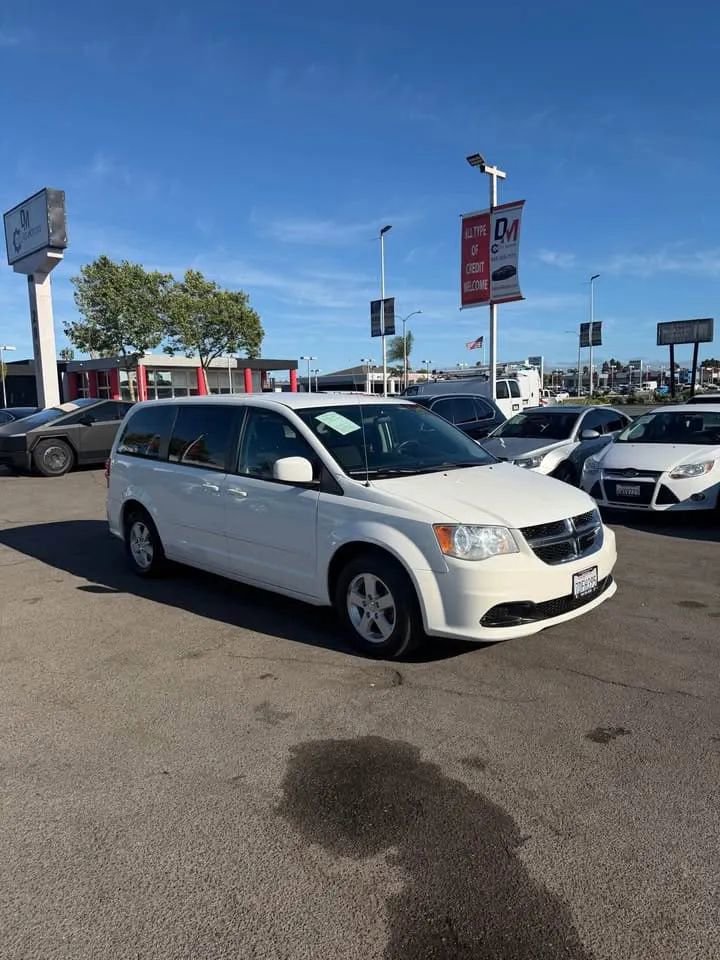 Used 2013 Dodge Grand Caravan SXT image 5
