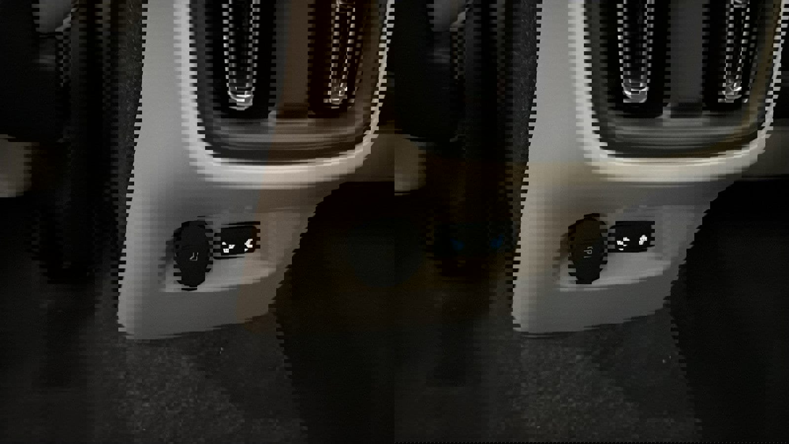 New 2026 Volvo XC40 B5 Plus w/ Climate Package image 28