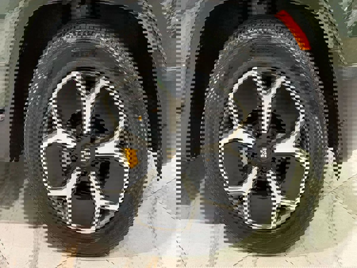 Used 2022 Rivian R1T Adventure image 31