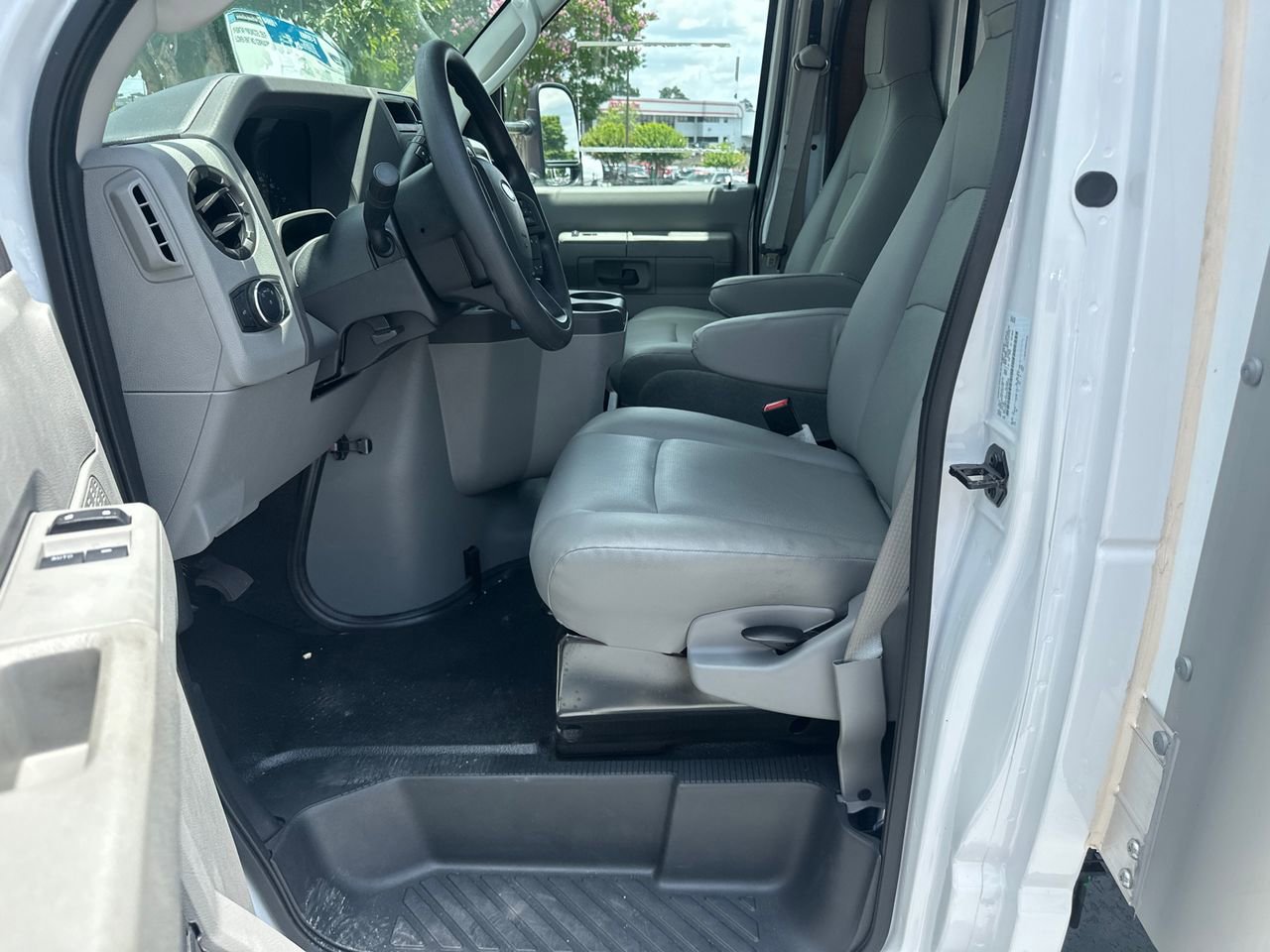 New 2025 Ford E-350 and Econoline 350 Super Duty w/ Power Equipment Group image 9