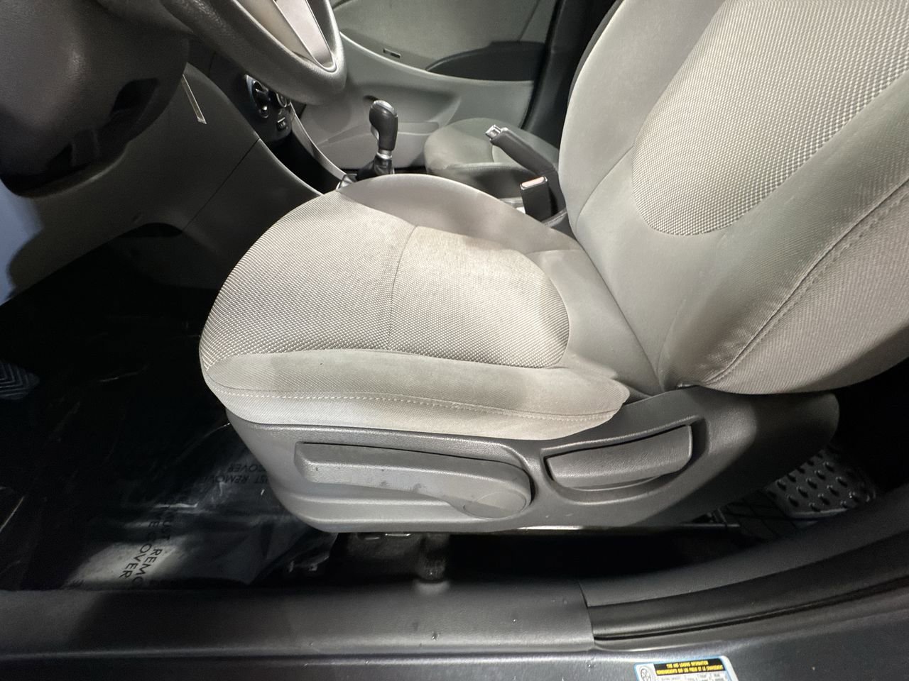 Used 2012 Hyundai Accent GLS w/ Comfort Pkg 2 FWD image 17