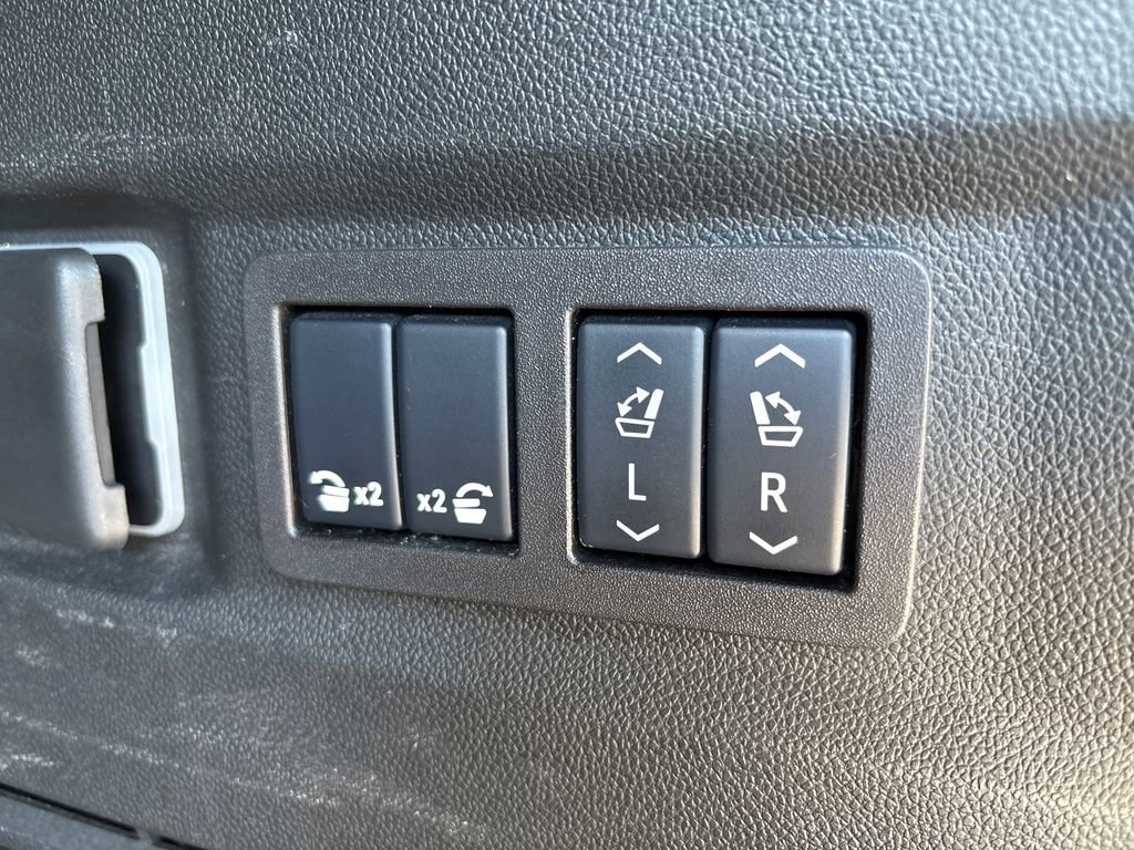 Certified 2024 GMC Yukon Denali RWD image 62