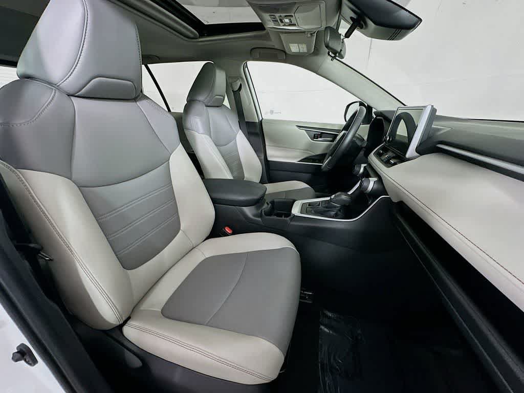 Used 2023 Toyota RAV4 XLE Premium AWD/4WD image 15