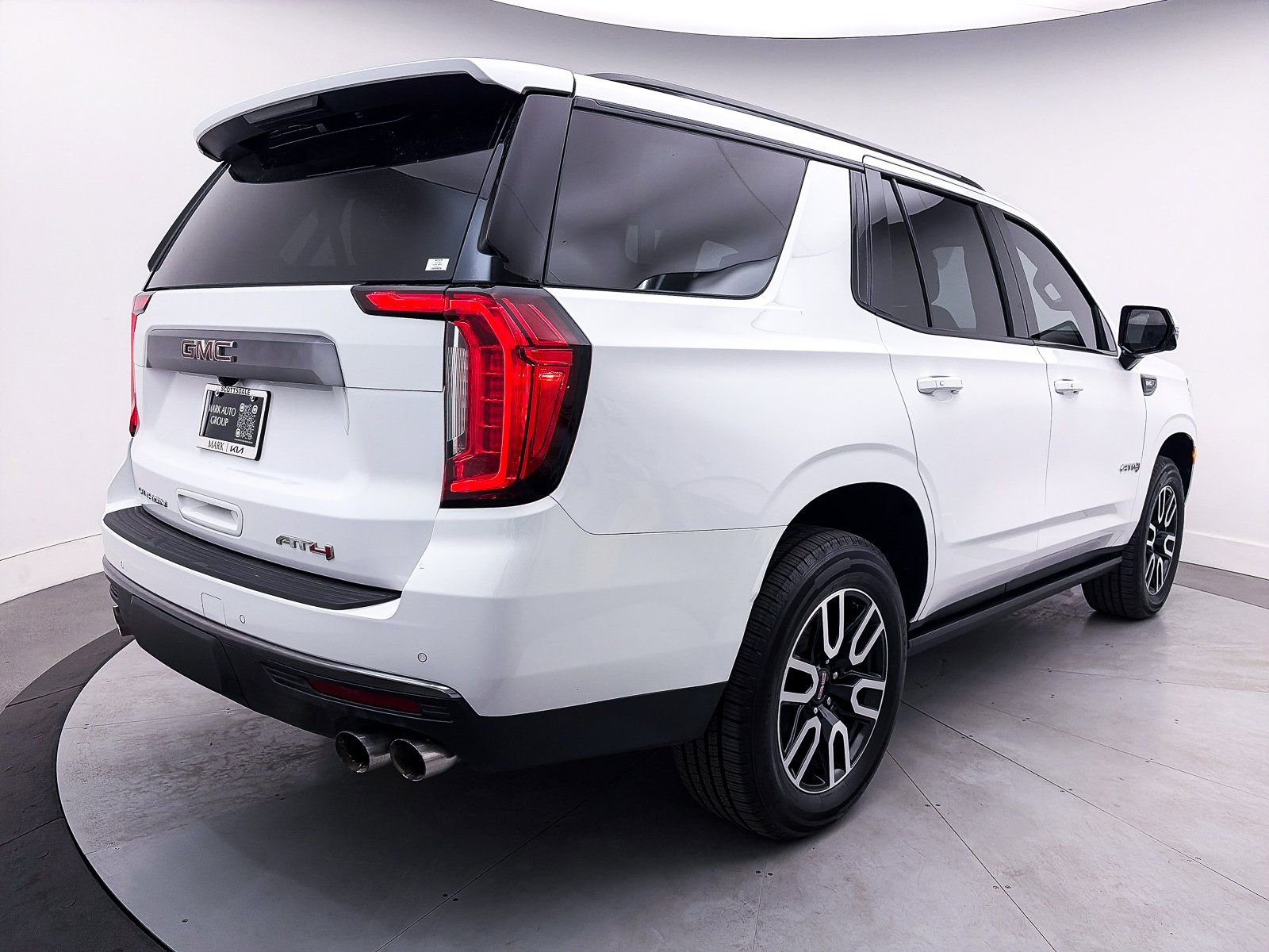 Used 2023 GMC Yukon AT4 w/ AT4 Premium Plus Package image 15