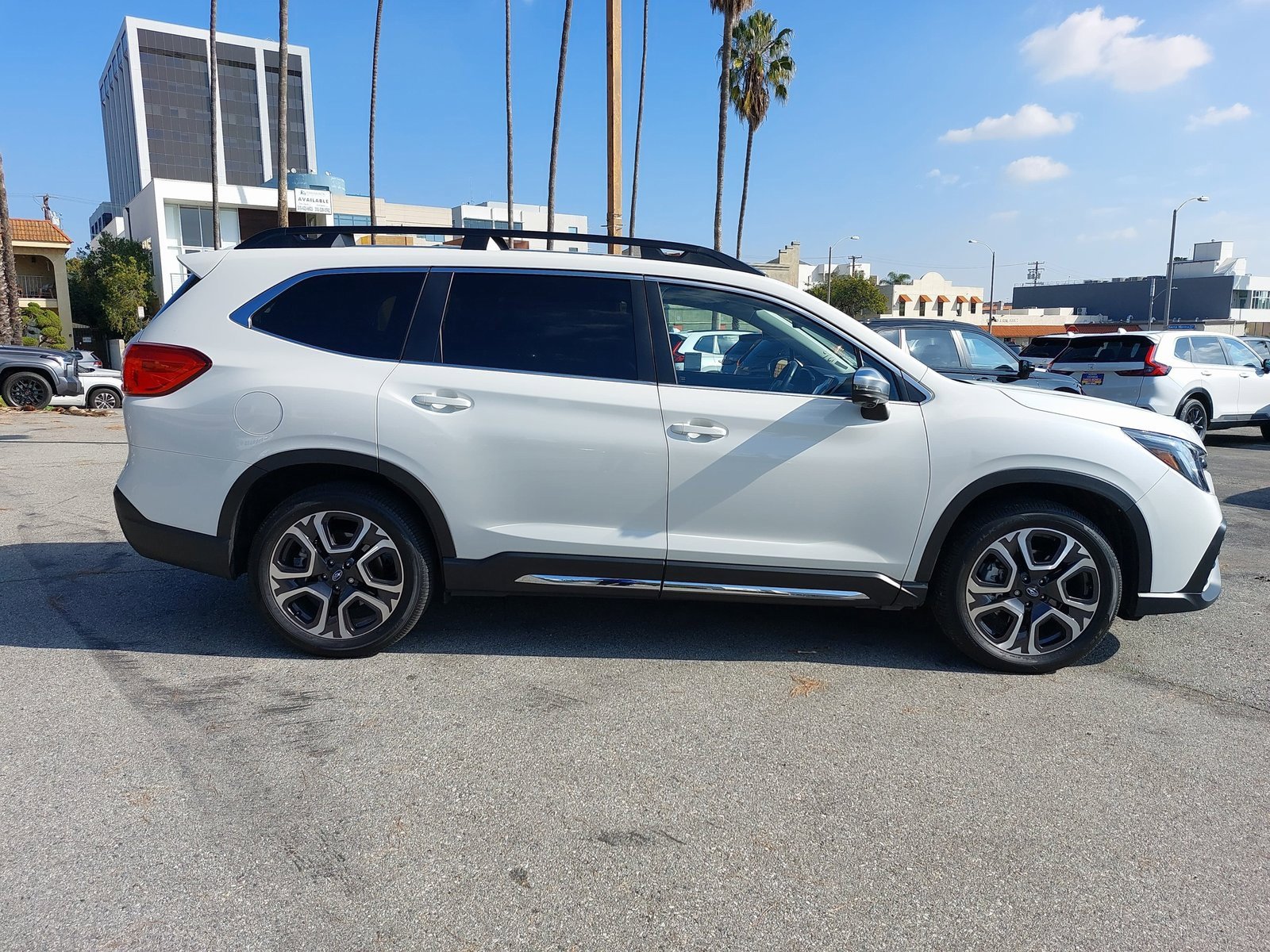 Used 2023 Subaru Ascent Limited w/ Technology Package image 8