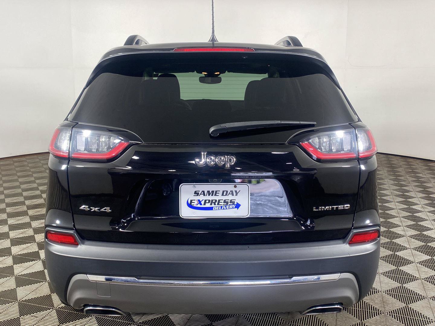Used 2022 Jeep Cherokee Limited AWD/4WD image 7