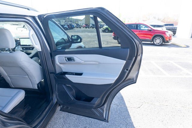 Used 2025 Ford Explorer Active w/ Active Comfort Package AWD/4WD image 12