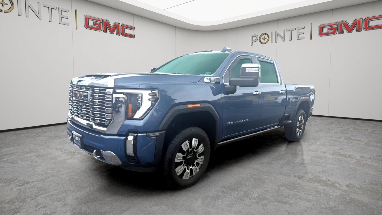 Used 2024 GMC Sierra 2500 Denali w/ Denali Reserve Package AWD/4WD image 3