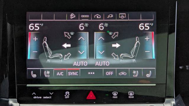 Used 2023 Audi e-tron Premium Plus w/ Premium Plus Package AWD/4WD image 29