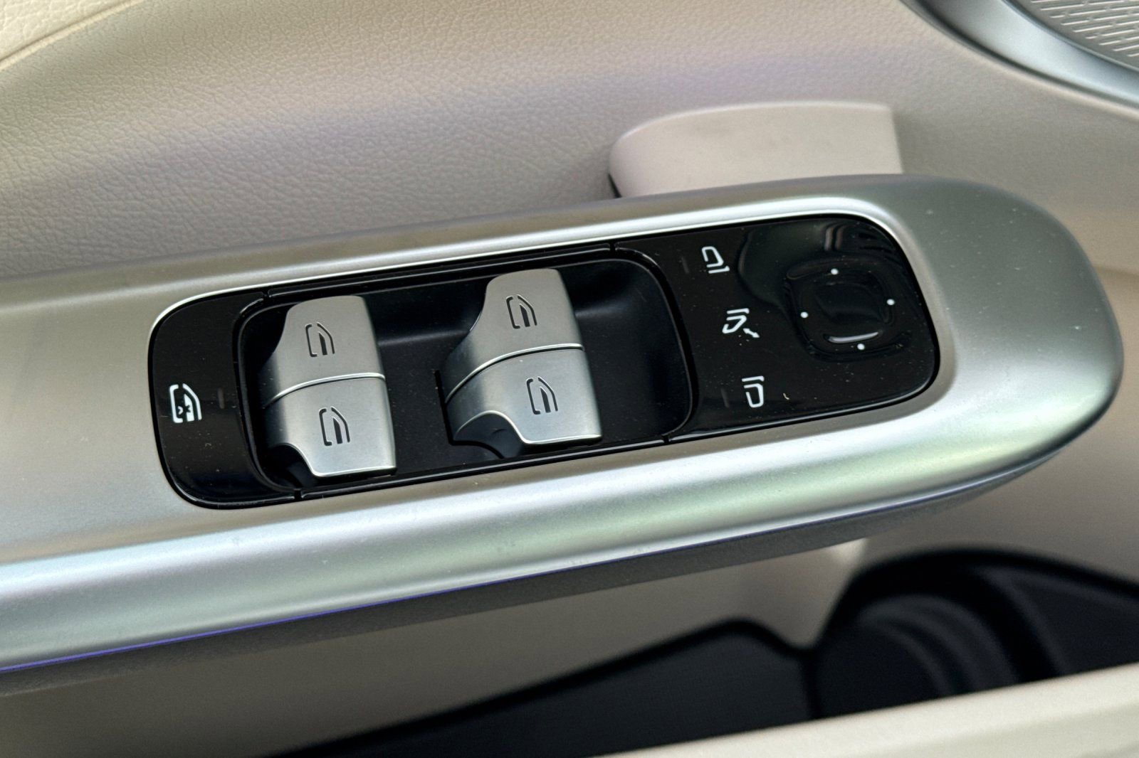 New 2026 Mercedes-Benz C 300 Sedan image 24