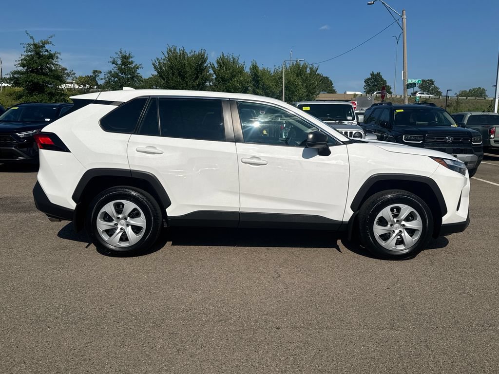 Used 2024 Toyota RAV4 LE AWD/4WD image 9