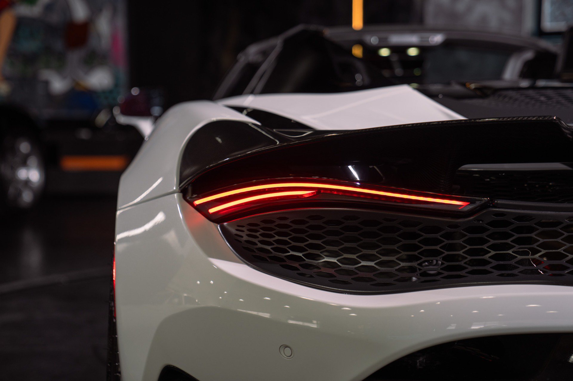 Used 2024 McLaren 750S Spider RWD image 37