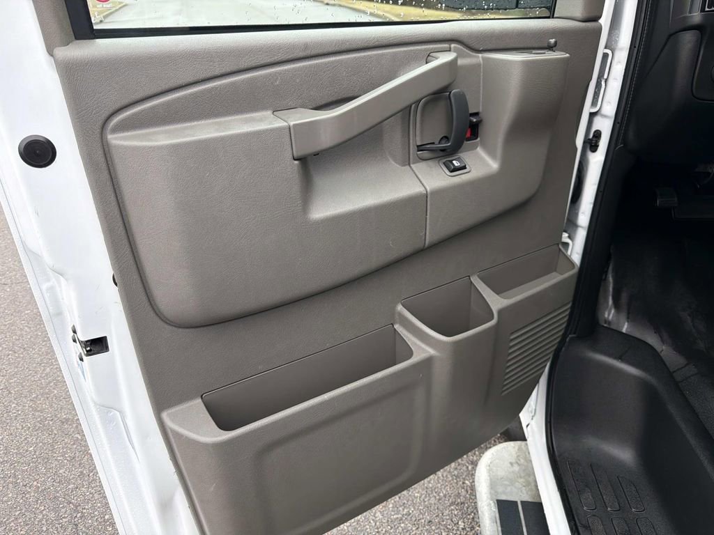 Used 2024 GMC Savana 2500 w/ Driver Convenience Package image 14