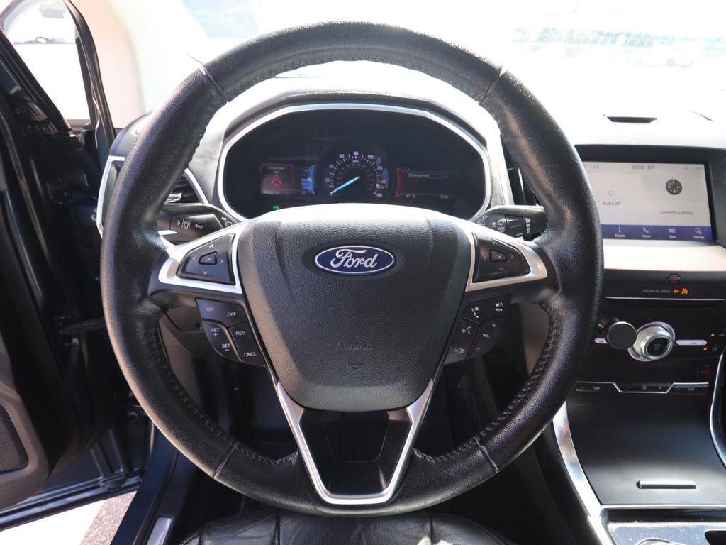 Used 2019 Ford Edge Titanium FWD image 18