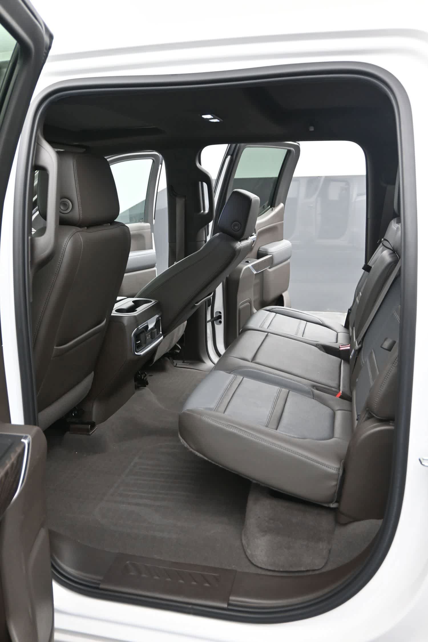 Used 2021 GMC Sierra 1500 Denali w/ Denali Premium Package AWD/4WD image 16