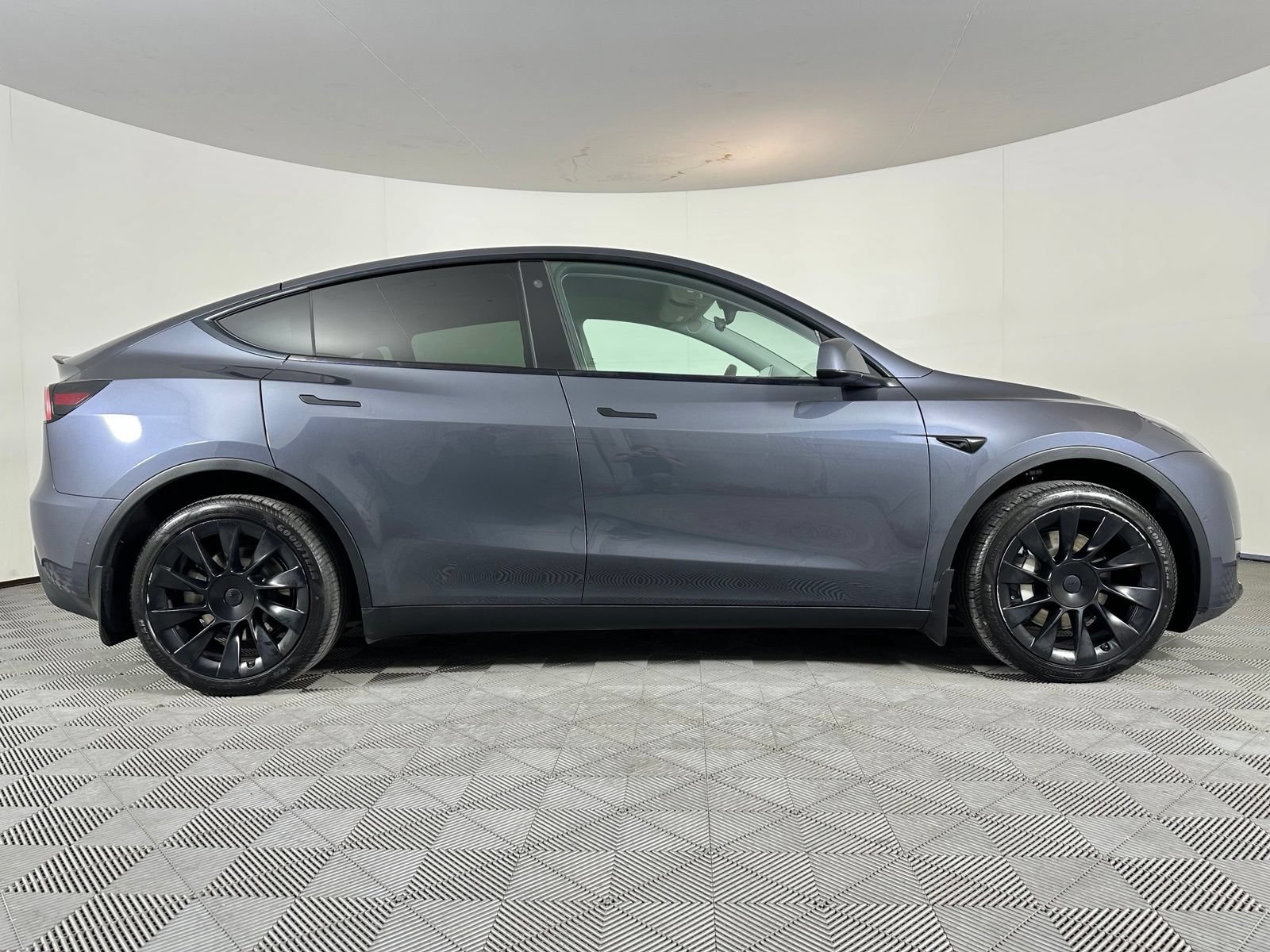 Used 2022 Tesla Model Y Long Range AWD/4WD image 33