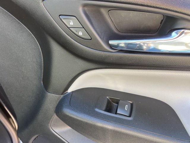 Used 2022 Chevrolet Equinox LS w/ LS Convenience Package image 53