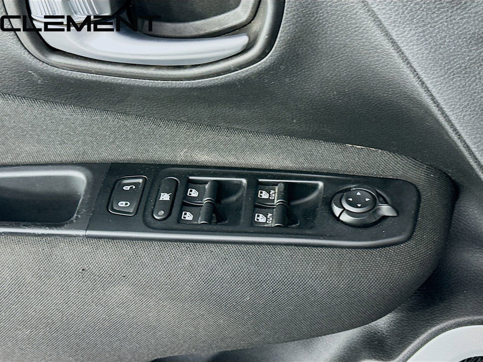 Used 2020 Jeep Renegade Latitude w/ Cold Weather Group AWD/4WD image 24