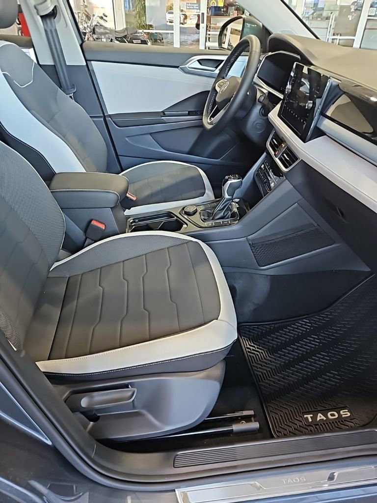 New 2026 Volkswagen Taos SE AWD/4WD image 12