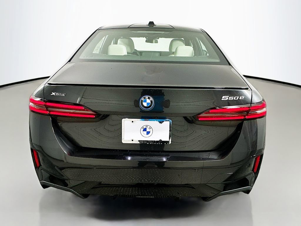 Used 2026 BMW 550e xDrive AWD/4WD image 6