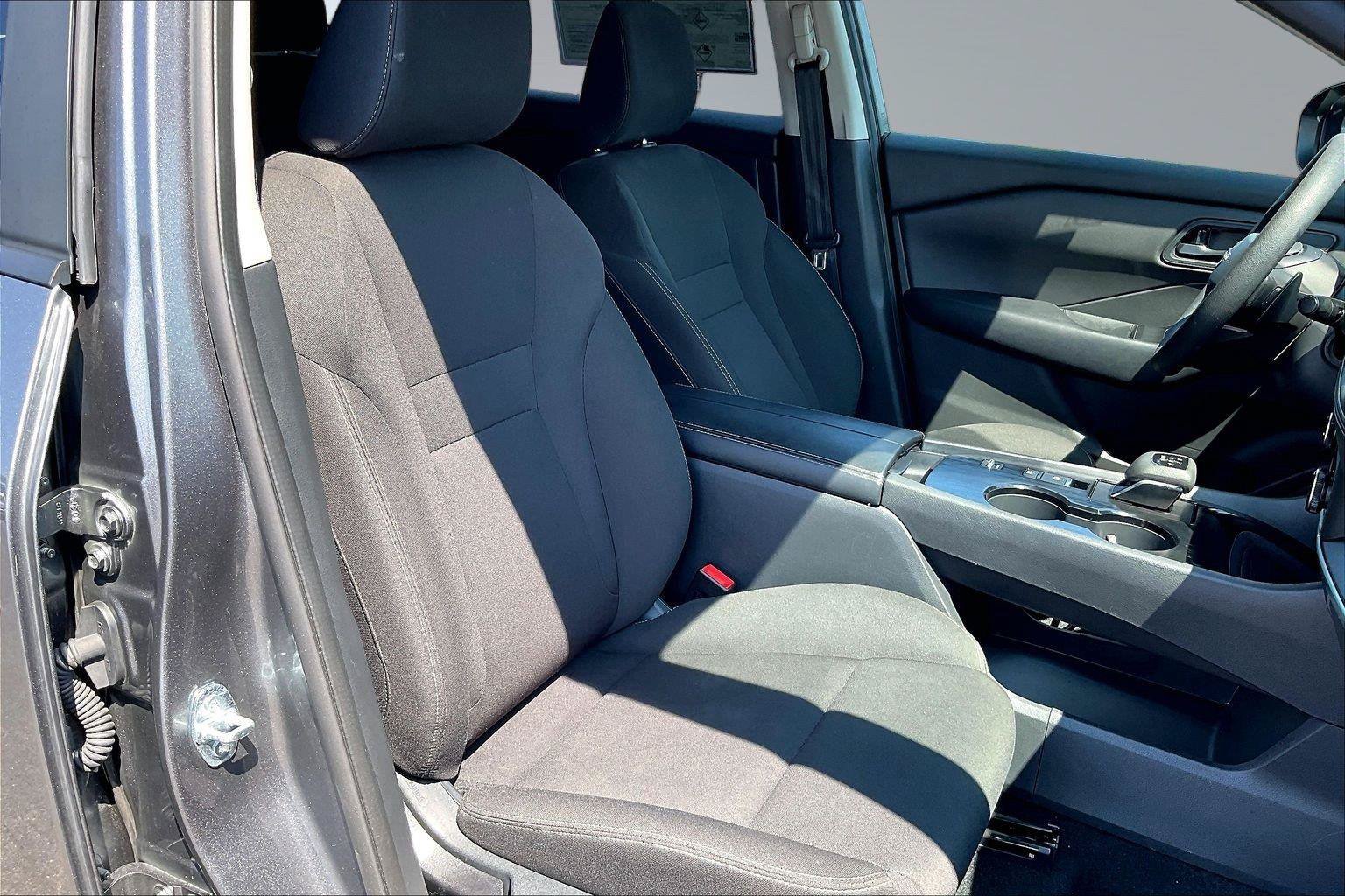 Certified 2025 Nissan Rogue S FWD image 8