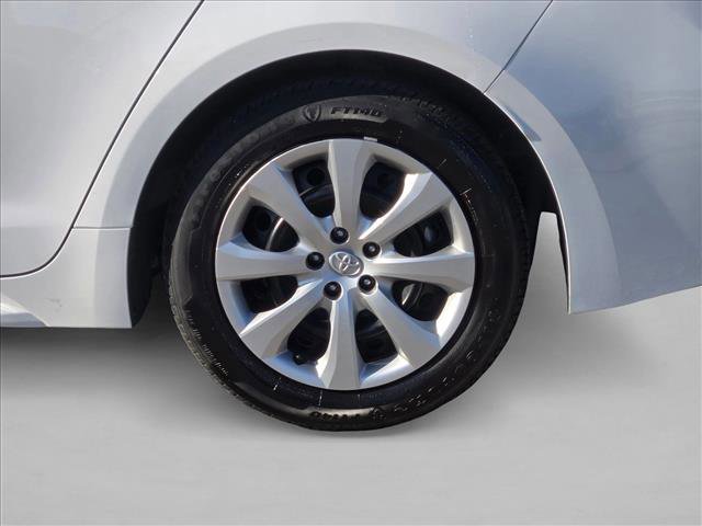 Used 2025 Toyota Corolla LE image 22