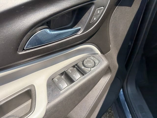 Used 2019 Chevrolet Equinox LS AWD/4WD image 11