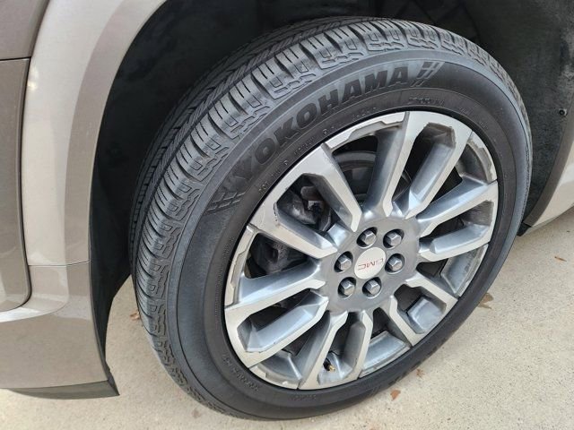 Used 2023 GMC Acadia Denali w/ Denali Ultimate Package image 9