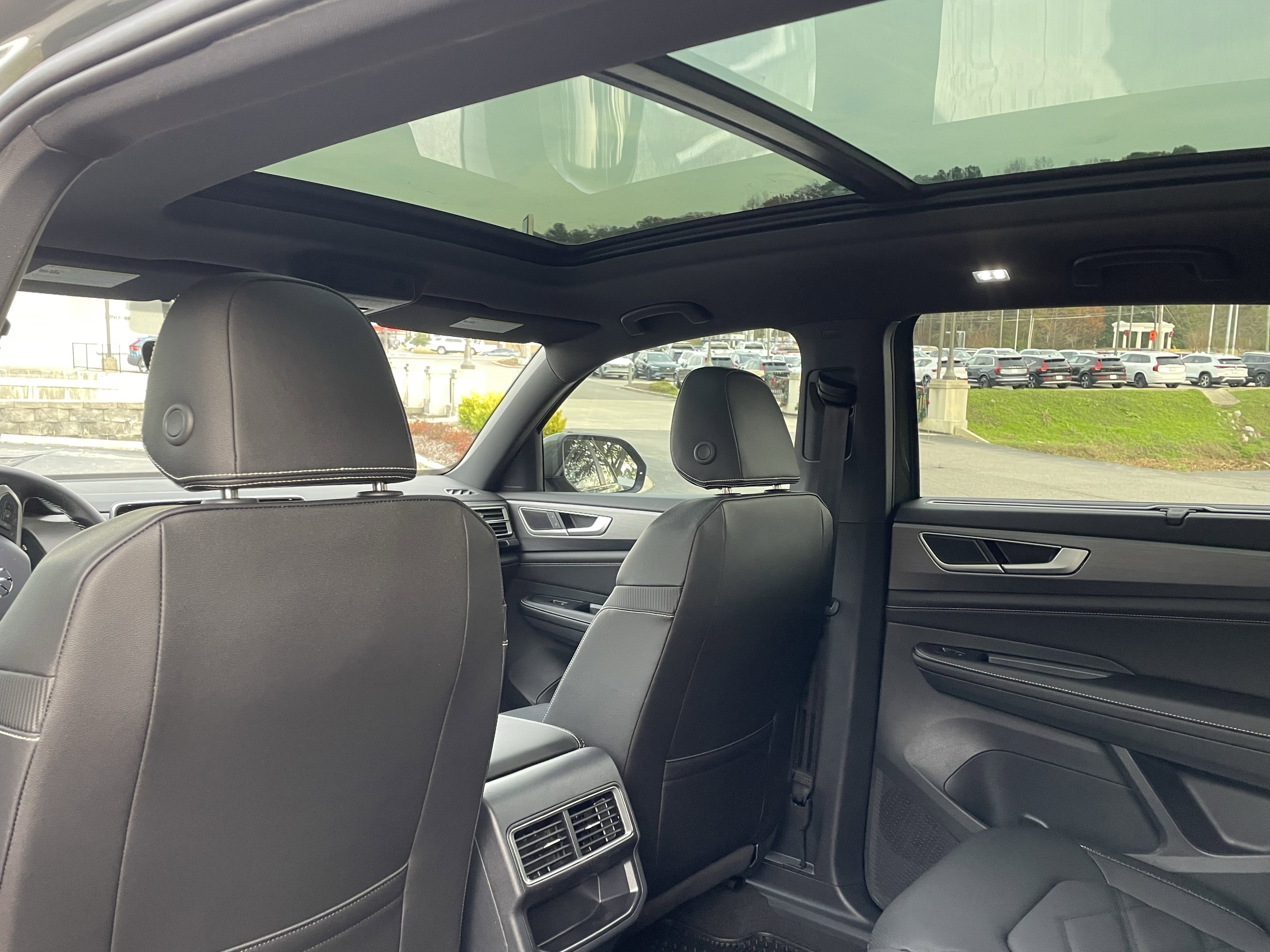 New 2026 Volkswagen Atlas Cross Sport SE image 11