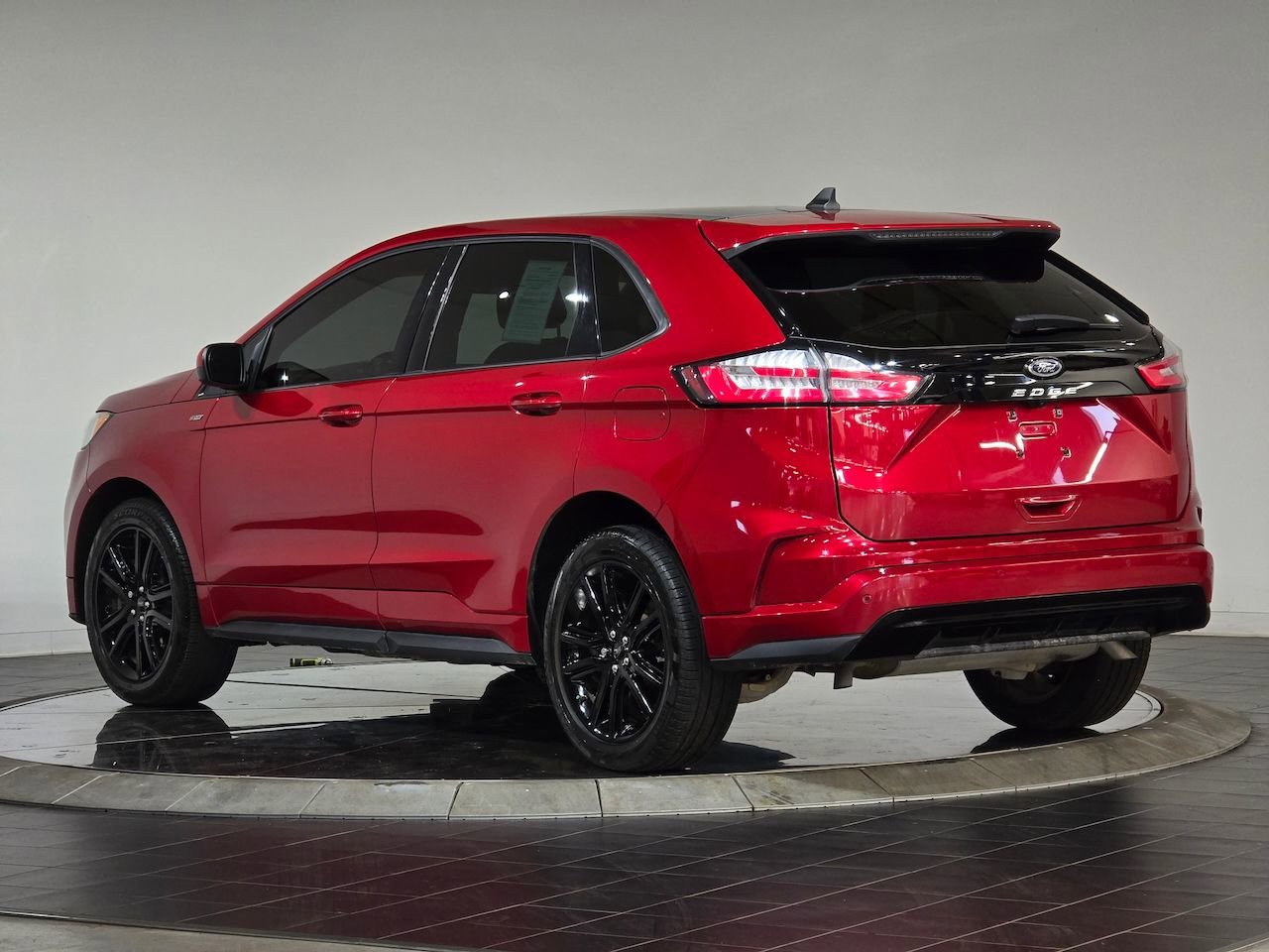 Used 2023 Ford Edge ST-Line image 8