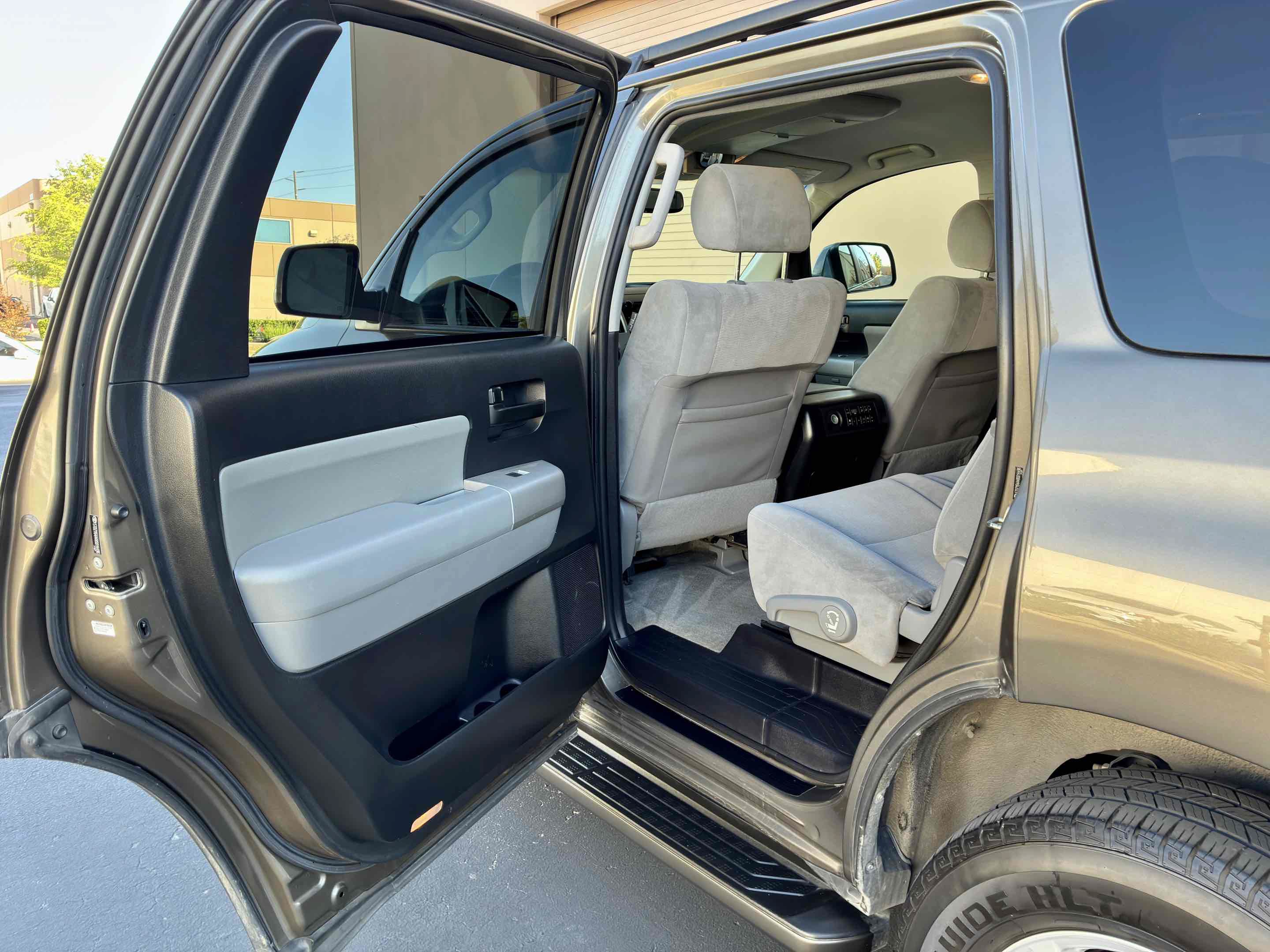 Used 2008 Toyota Sequoia SR5 RWD image 41