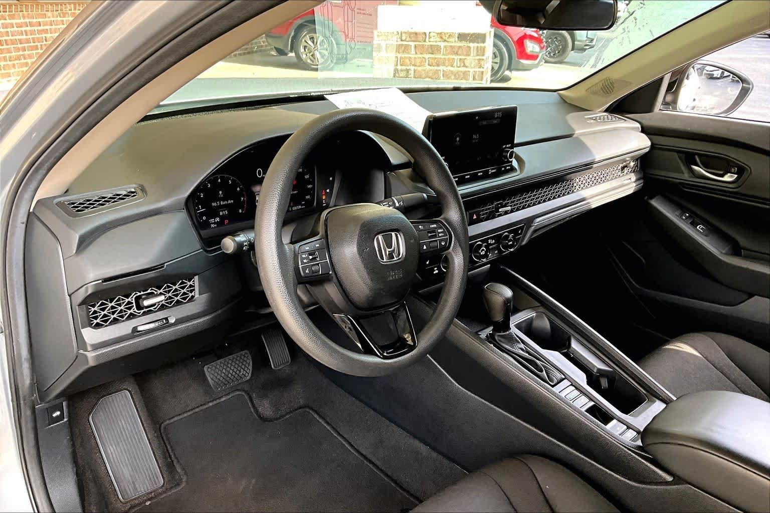 Used 2025 Honda Accord SE image 18