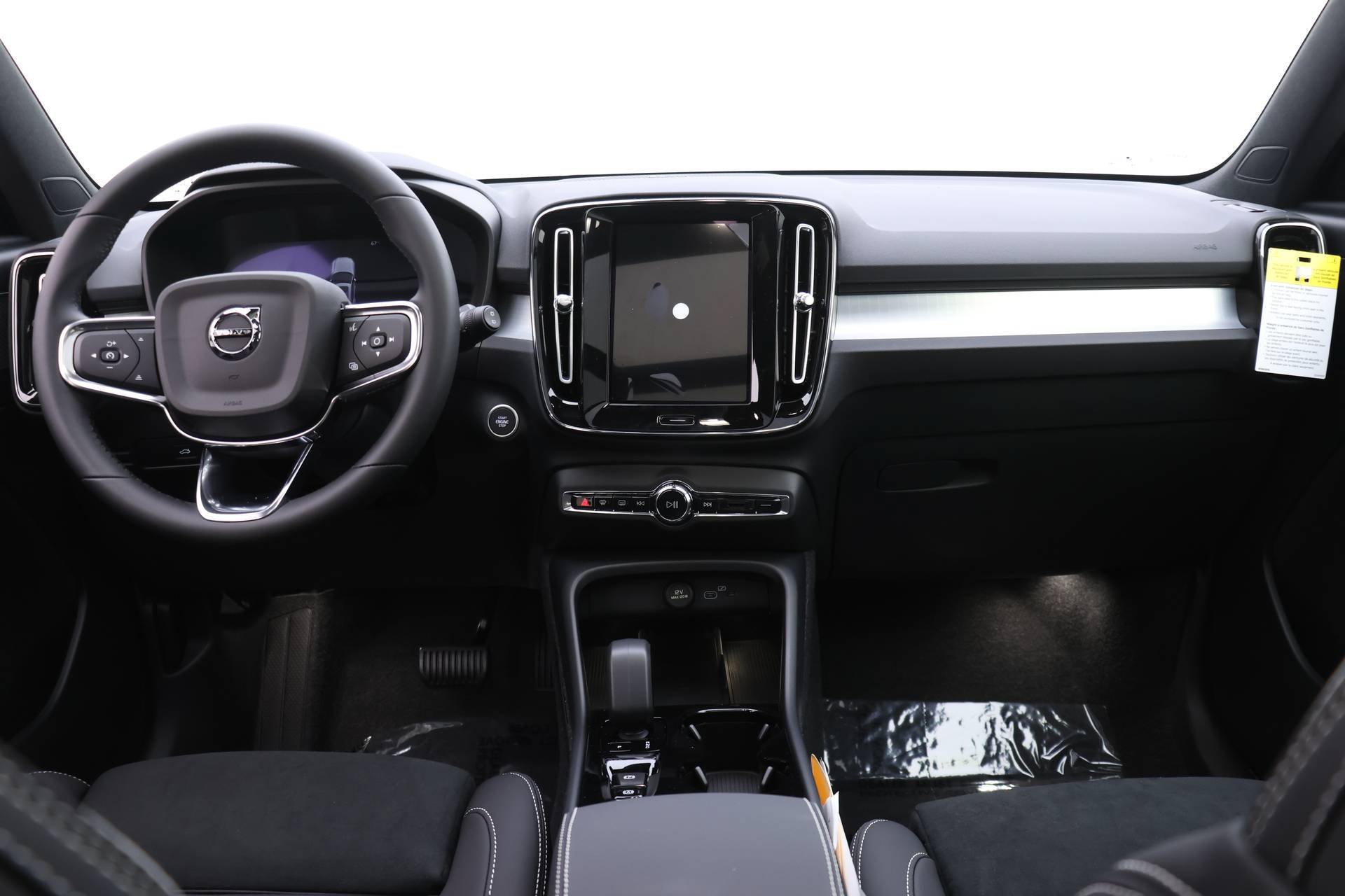 New 2026 Volvo XC40 B5 Ultra w/ Protection Package Premier AWD/4WD image 8